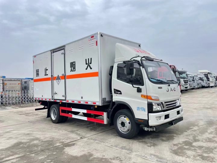 江淮黃牌7.2噸雜項廂式運輸車